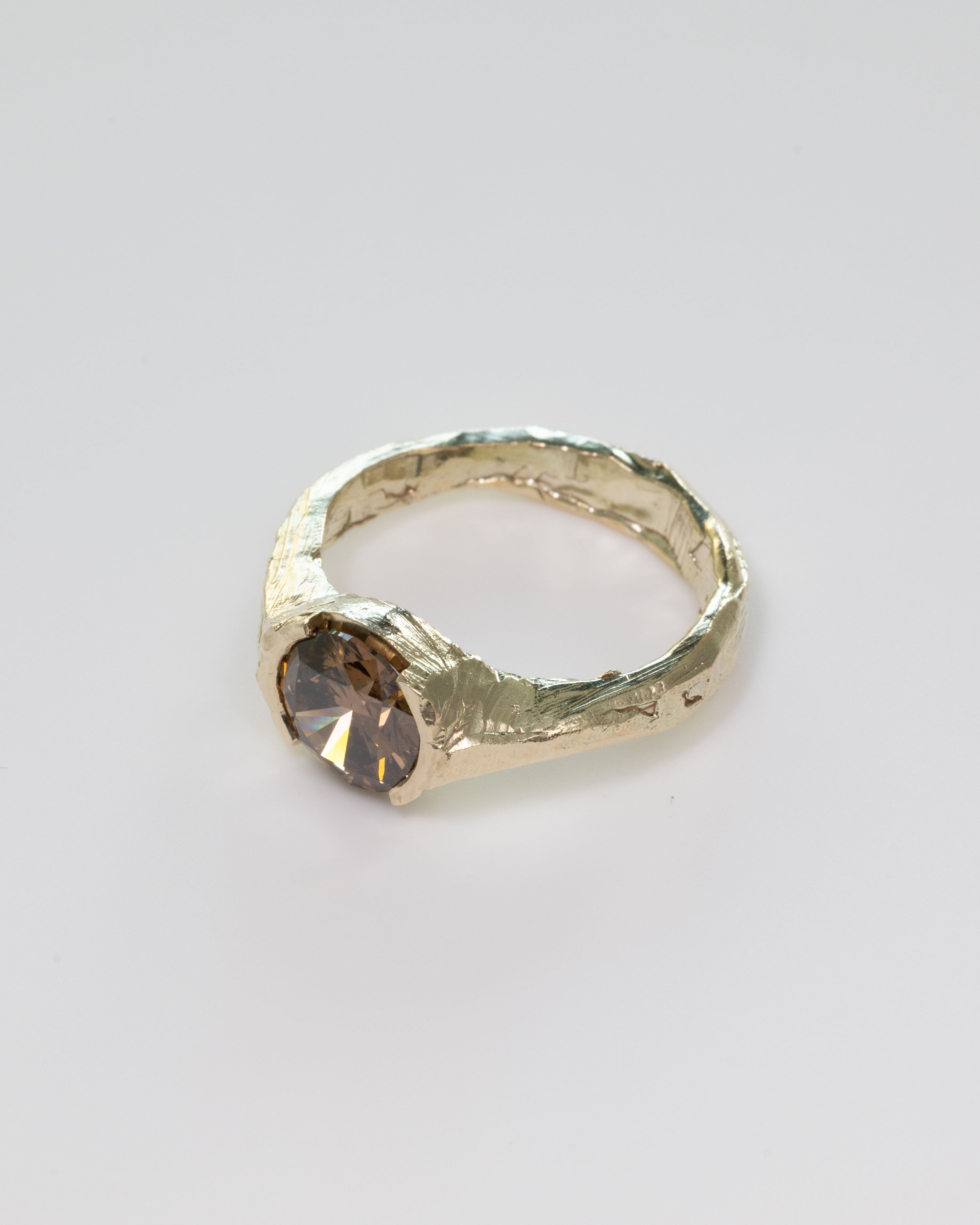 Brown Diamond Solitarie Ring | Recycled Gold